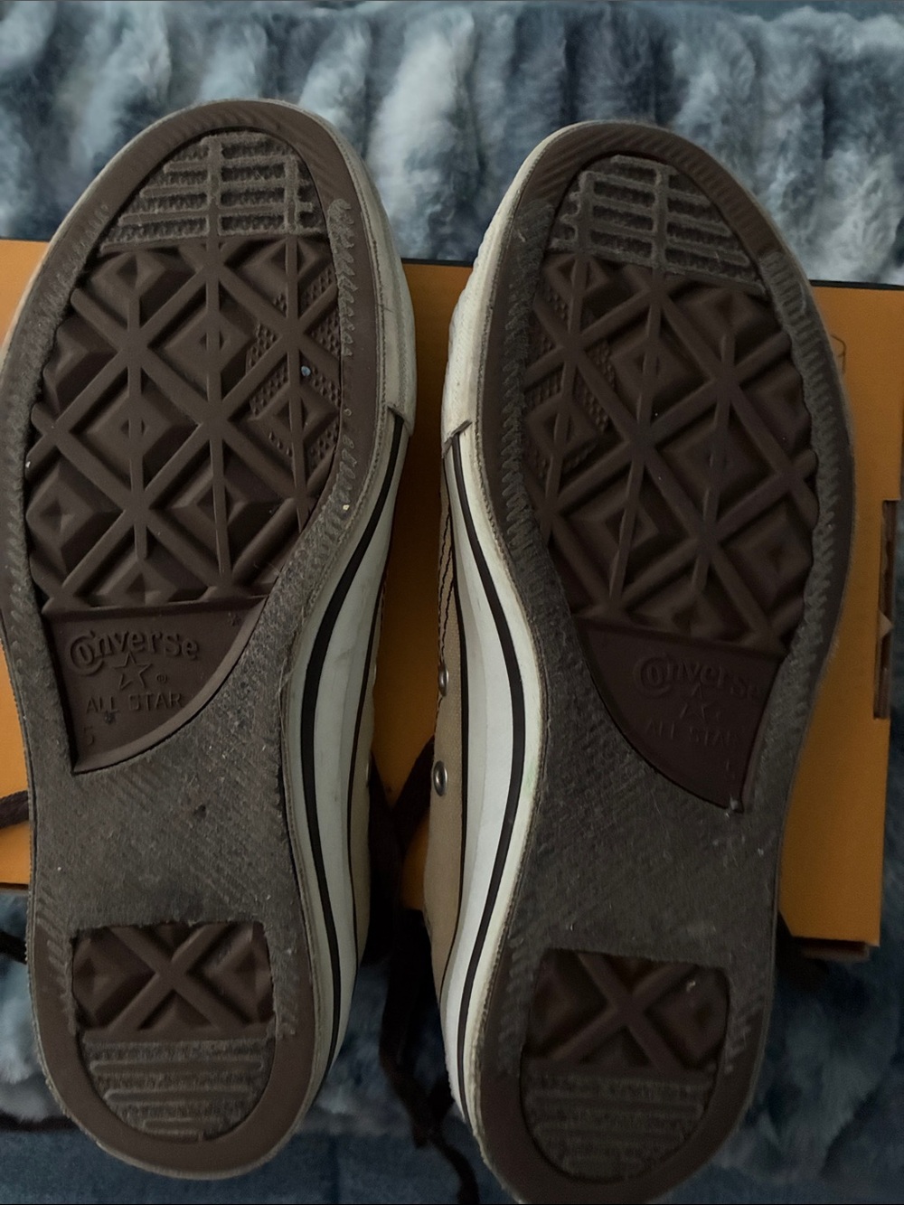 Vintage one of a kind Converse Low-Top Sneakers in Beige and Brown - Picture 9 of 12